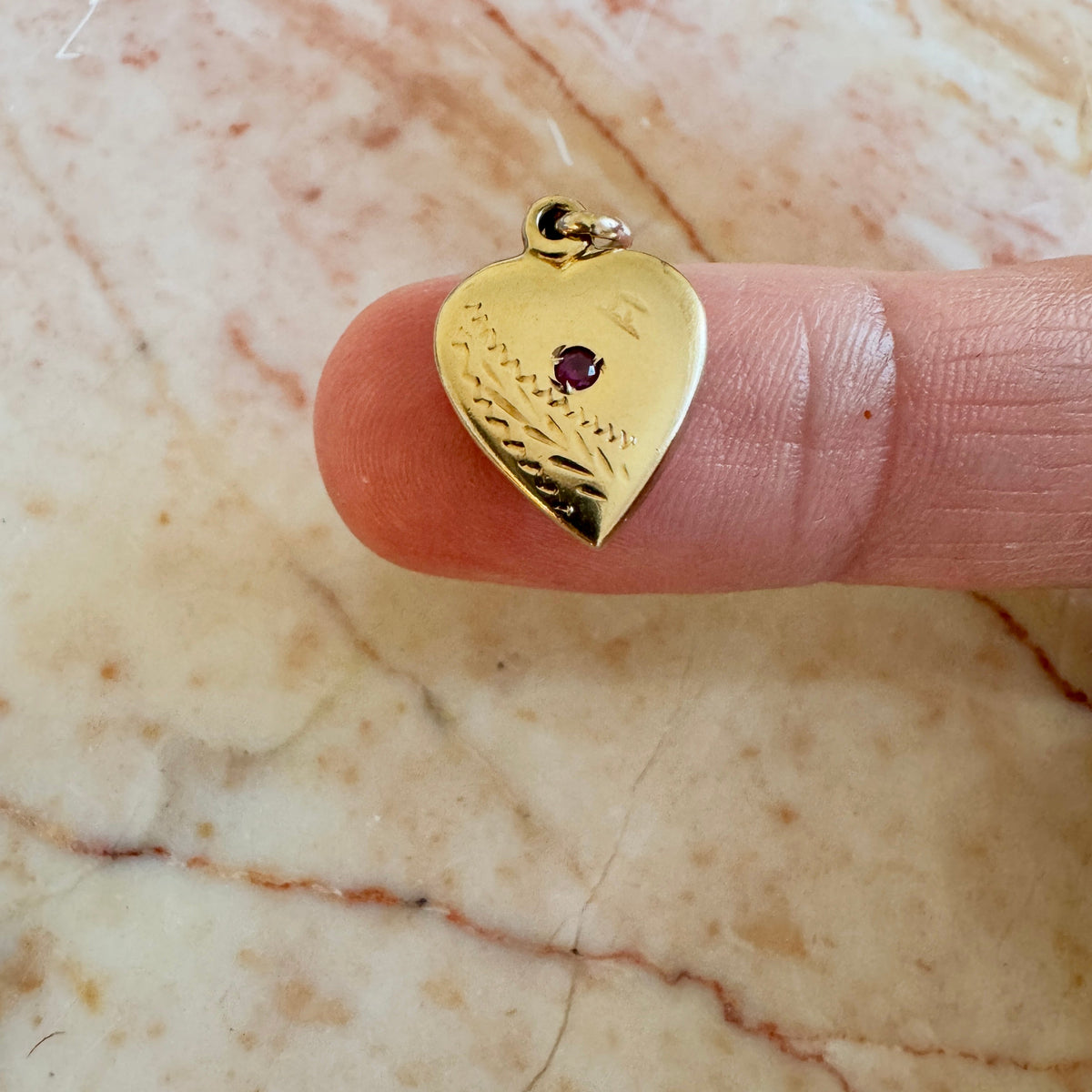 9ct Unoaerre puffy heart pendant with red stone - beautiful old gold rosy colour!