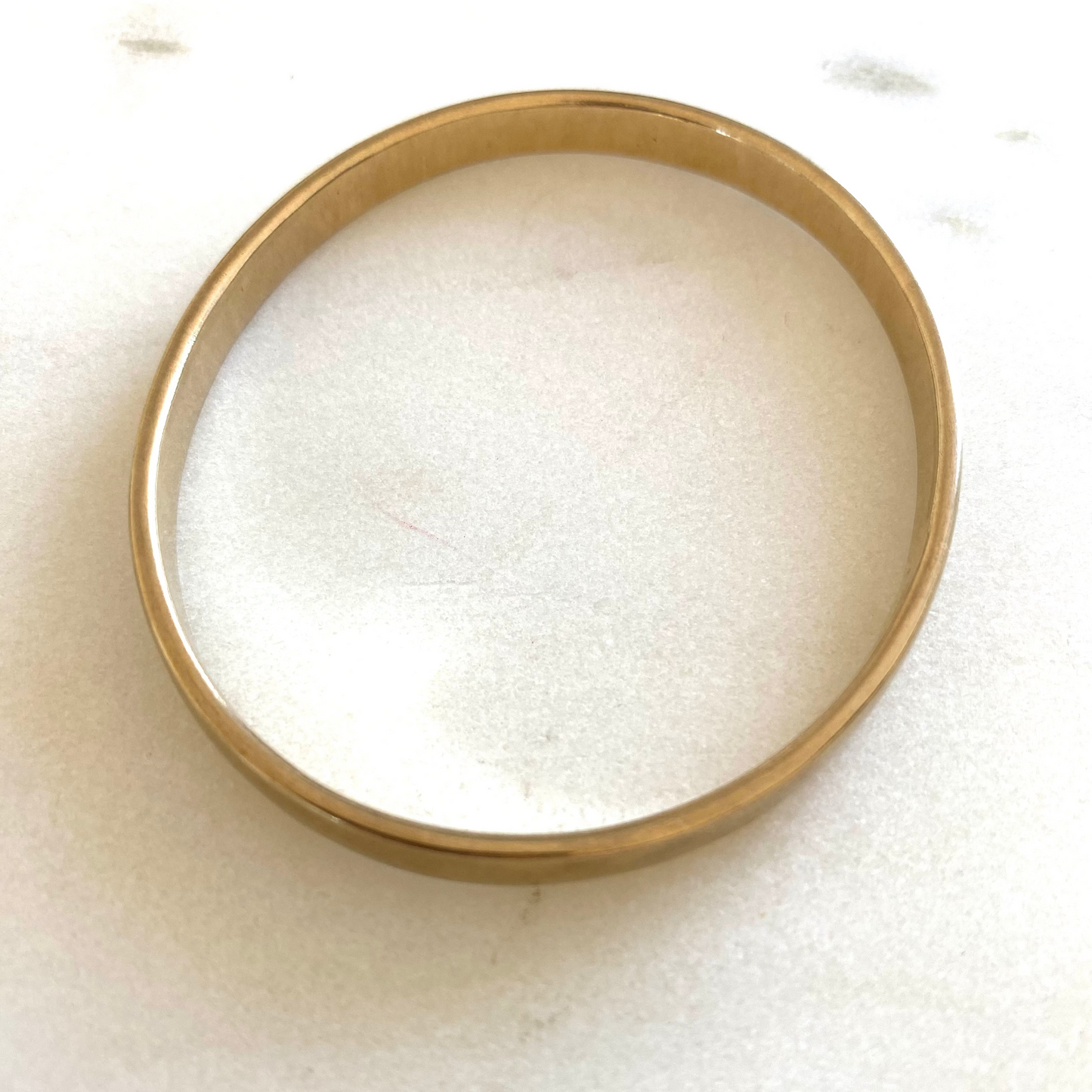 Sold - Vintage 9ct yellow gold oval bangle
