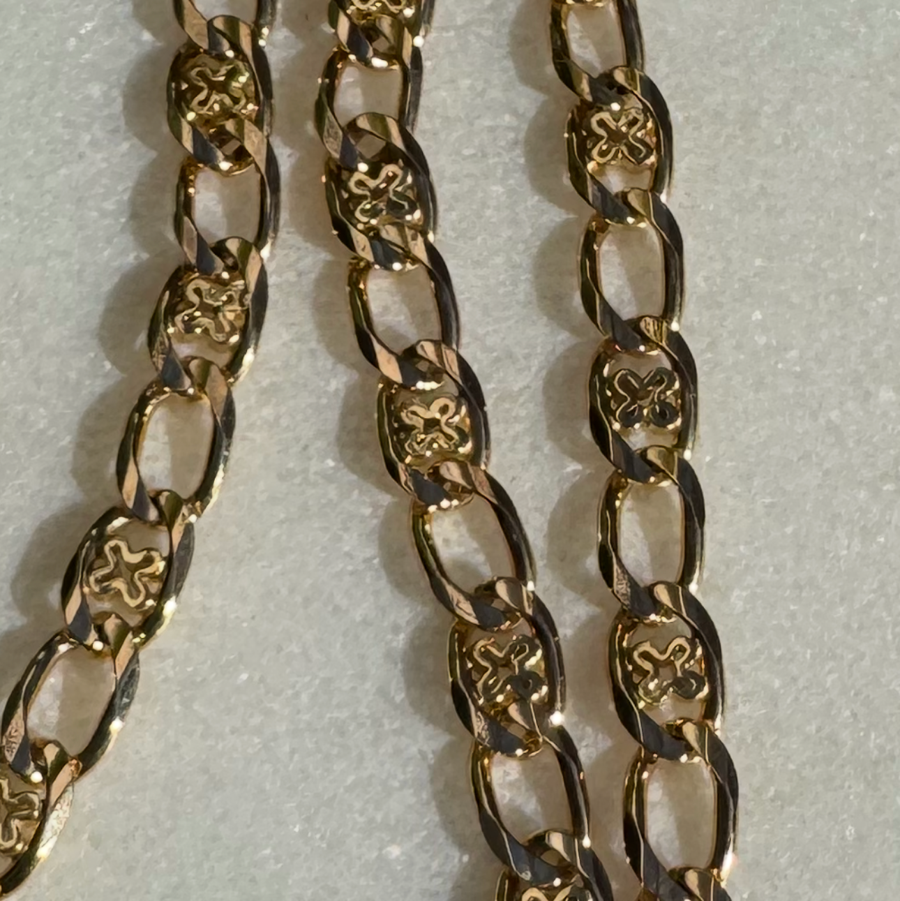 Stand out piece! Vintage 9ct Unoaerre necklace - perfect stacker
