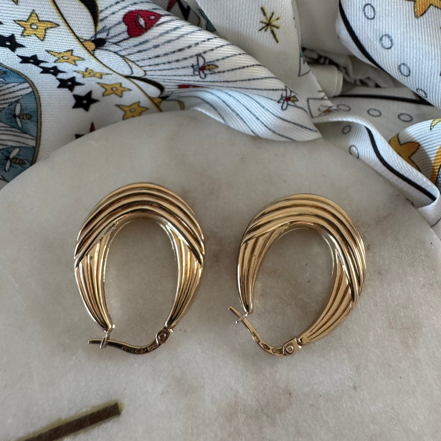 Stunning Vintage 9ct cross ribbed Unoaerre hoop earrings!