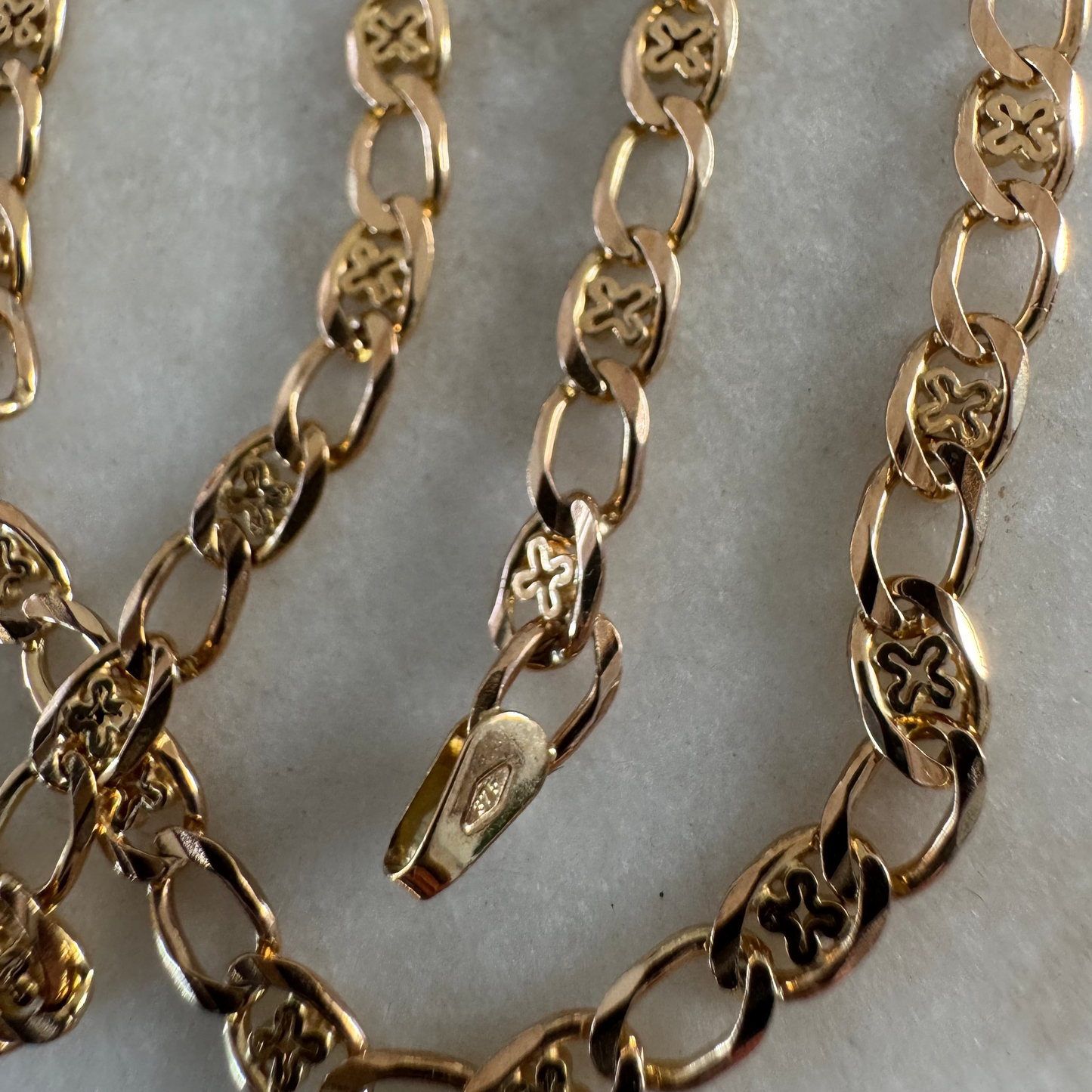 Stand out piece! Vintage 9ct Unoaerre necklace - perfect stacker