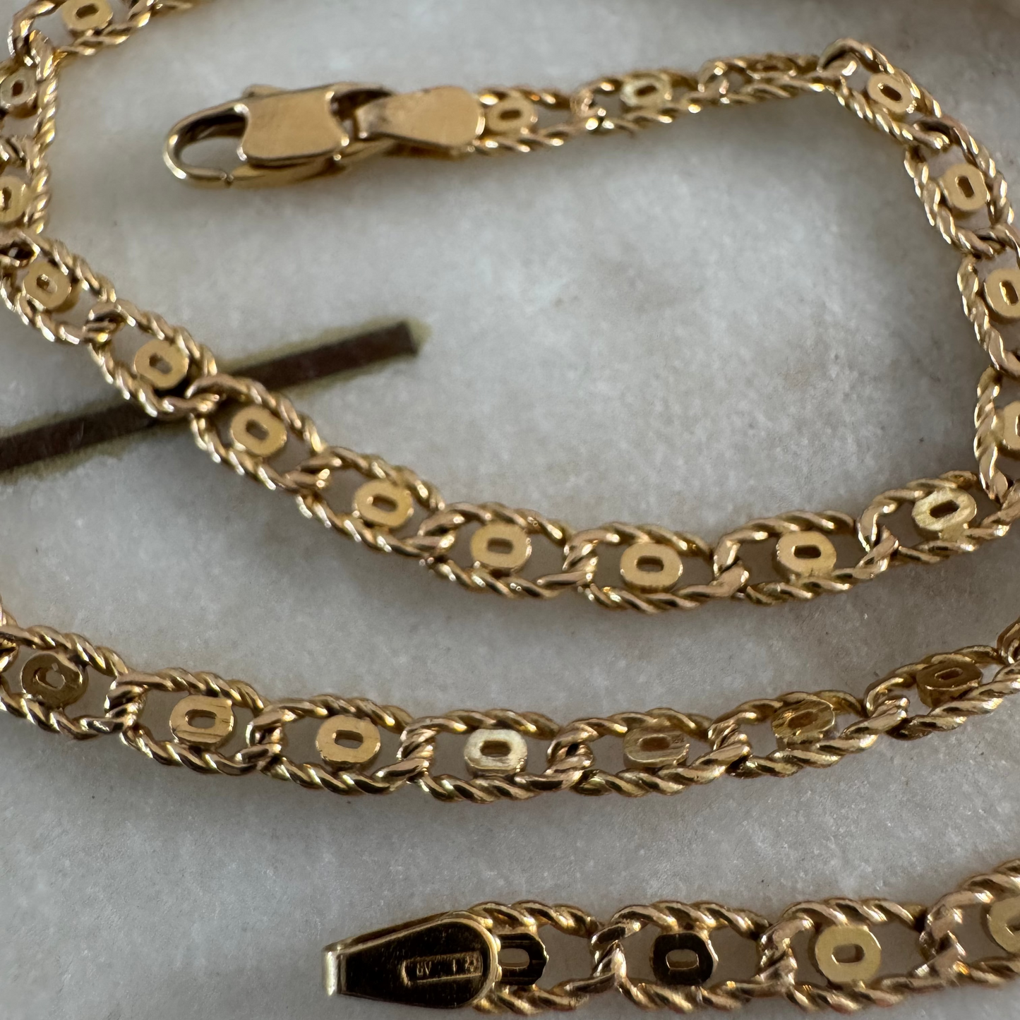 Vintage 9ct Italian Unoaerre circle nautical necklace - perfect stacker