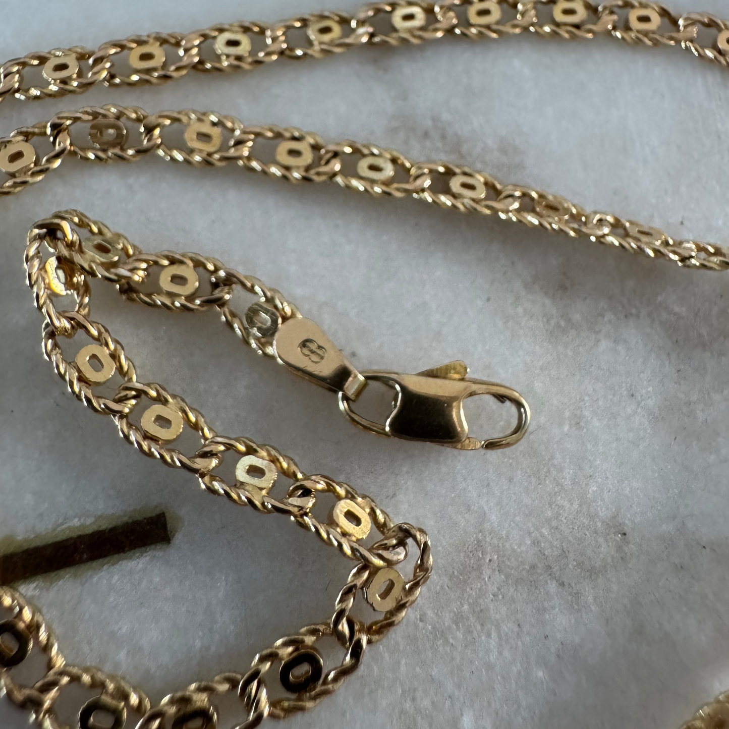 Vintage 9ct Italian Unoaerre circle nautical necklace - perfect stacker