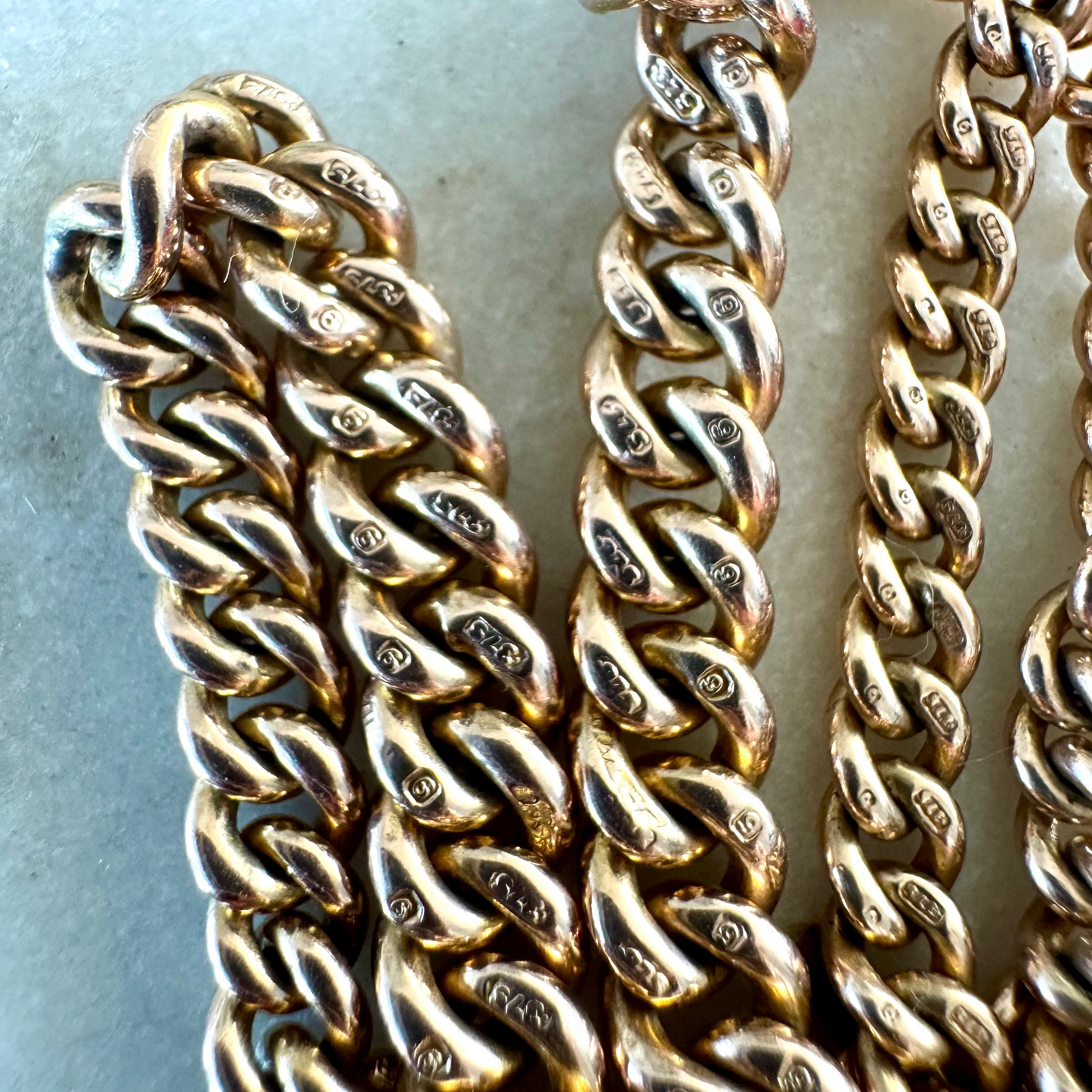 Sold - Solid gold graduated curb link albert necklace with T-bar - fully stamped!!!!
