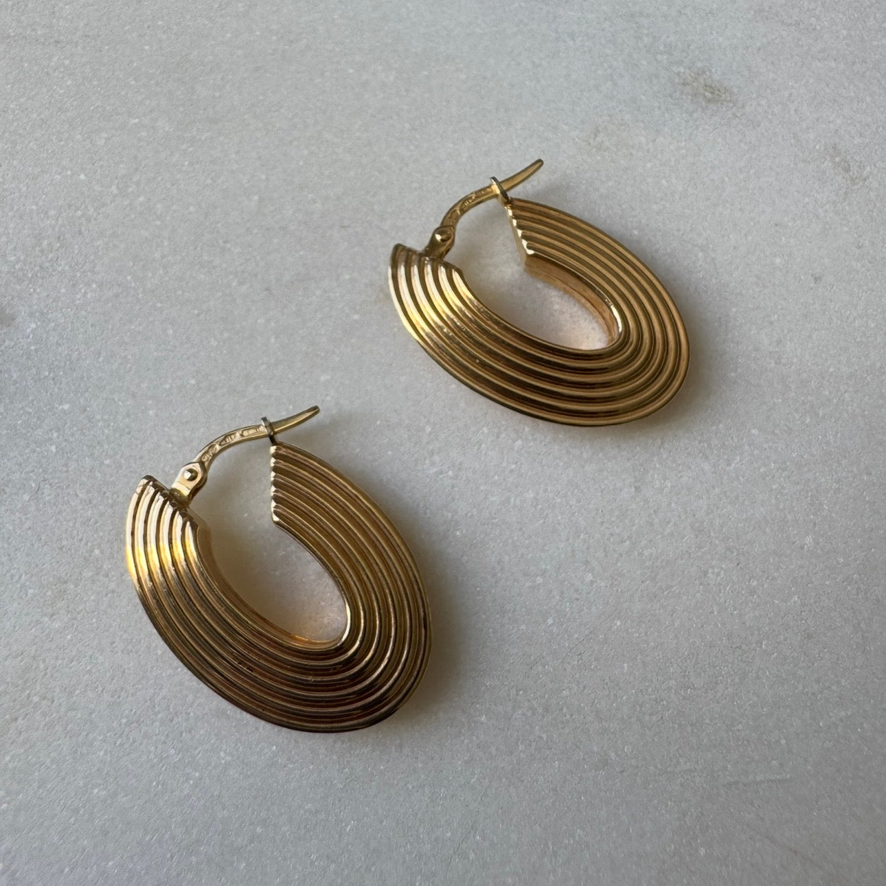 Fantastic vintage Unoaerre geometric hoop earrings