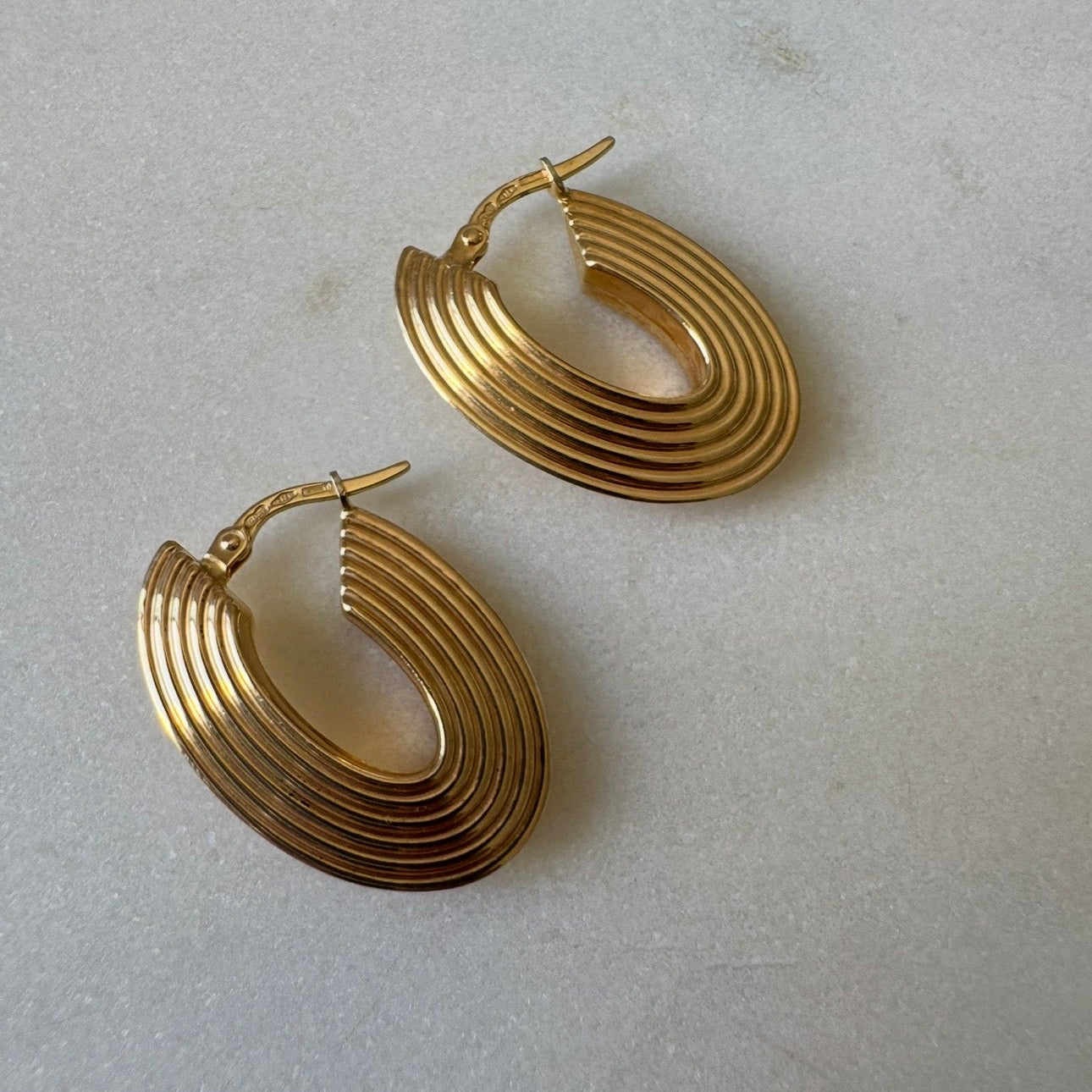 Fantastic vintage Unoaerre geometric hoop earrings